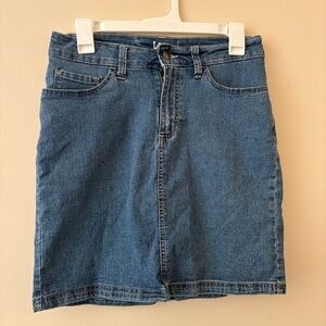 Lee Riders Midrise Blue Denim Jean Skirt Women’s Size 10 (Approx)